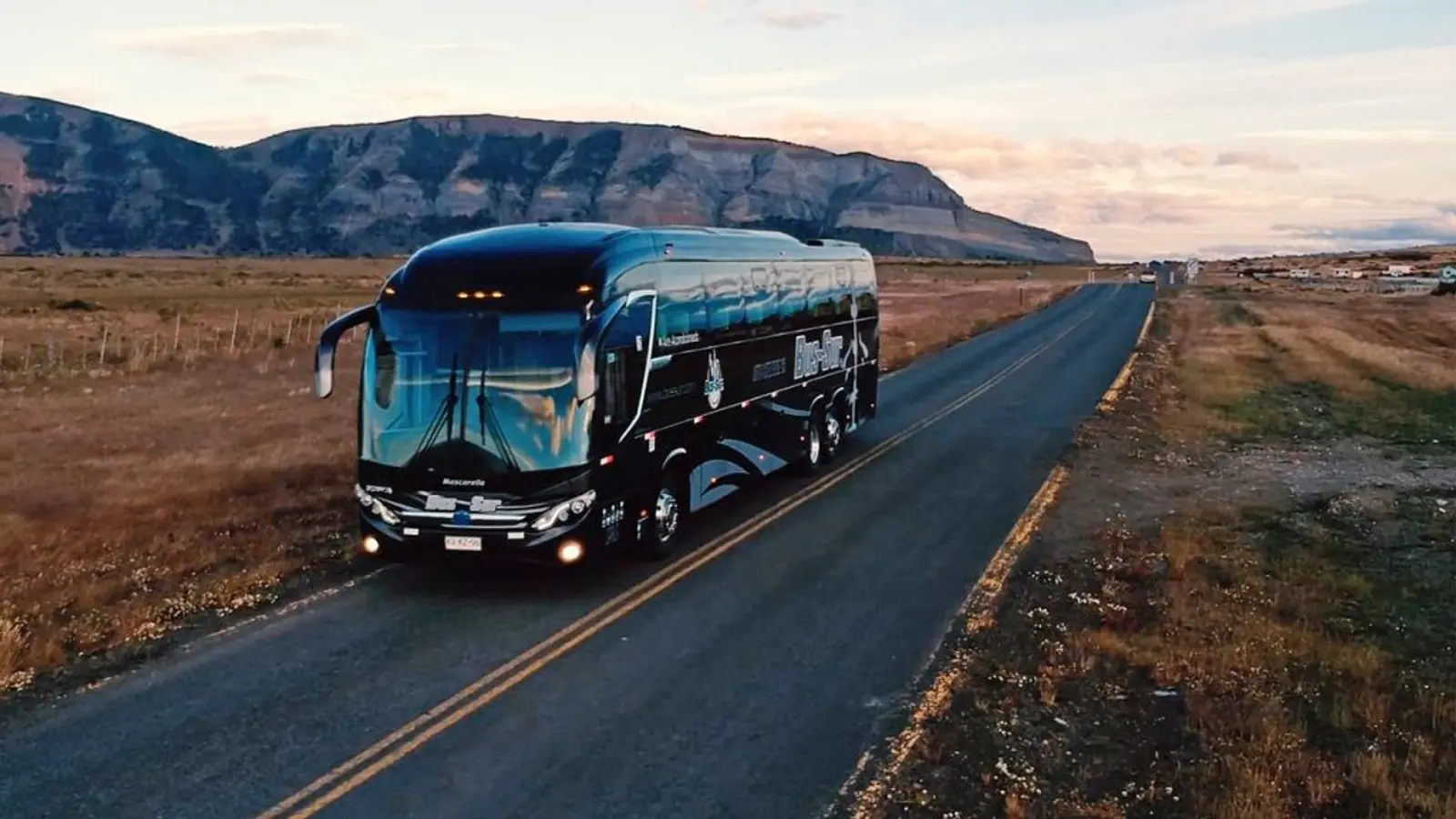 Ônibus na Rodovia da Patagônia