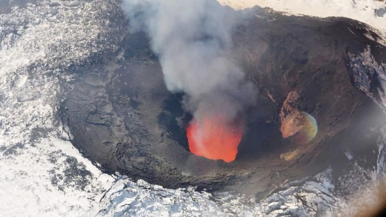 crater-volcan-villarrica_opt