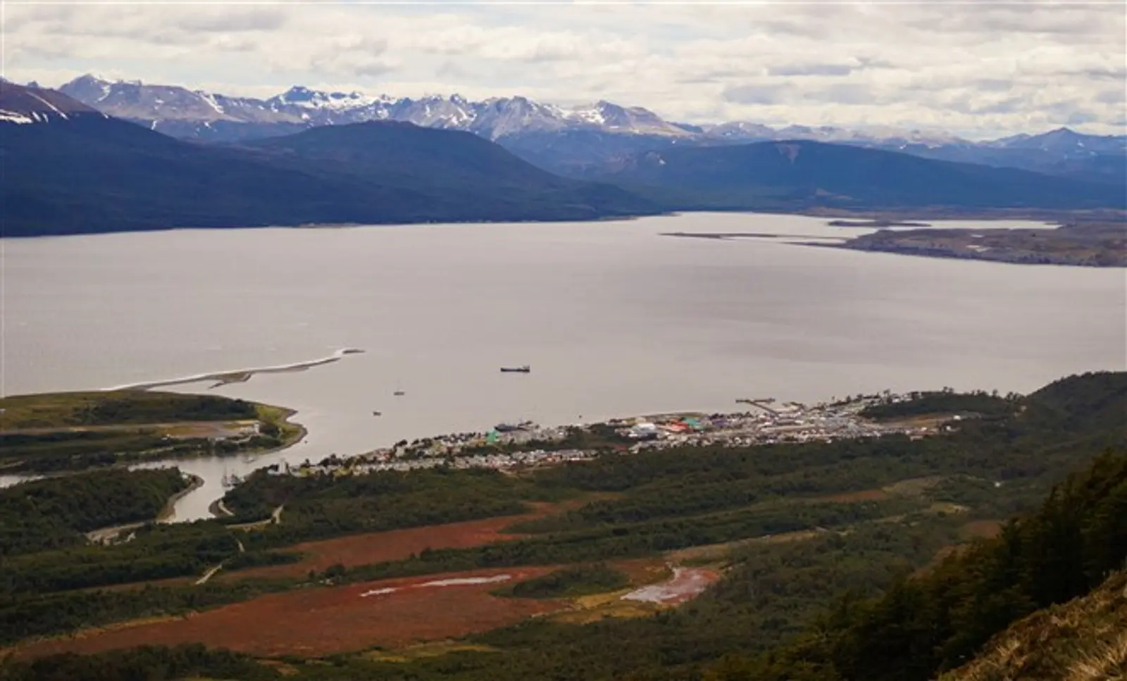 dientes-navarino-trekkking-puerto-williams-denomades