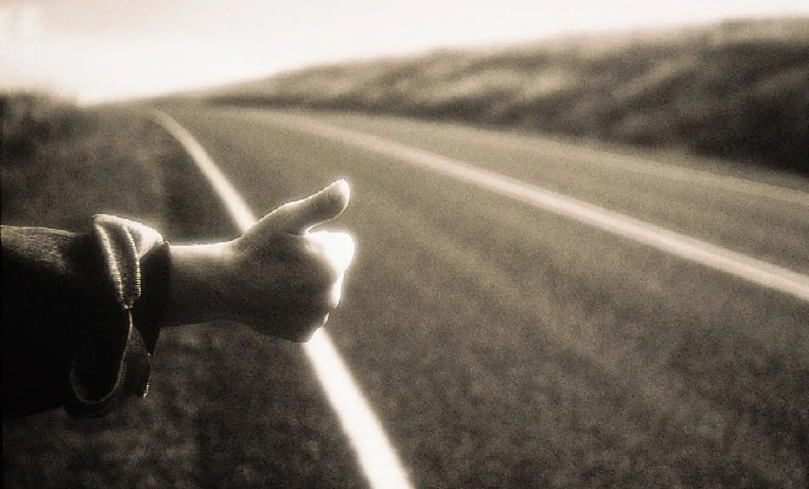 hitchhike-finger_h outsideonline_com