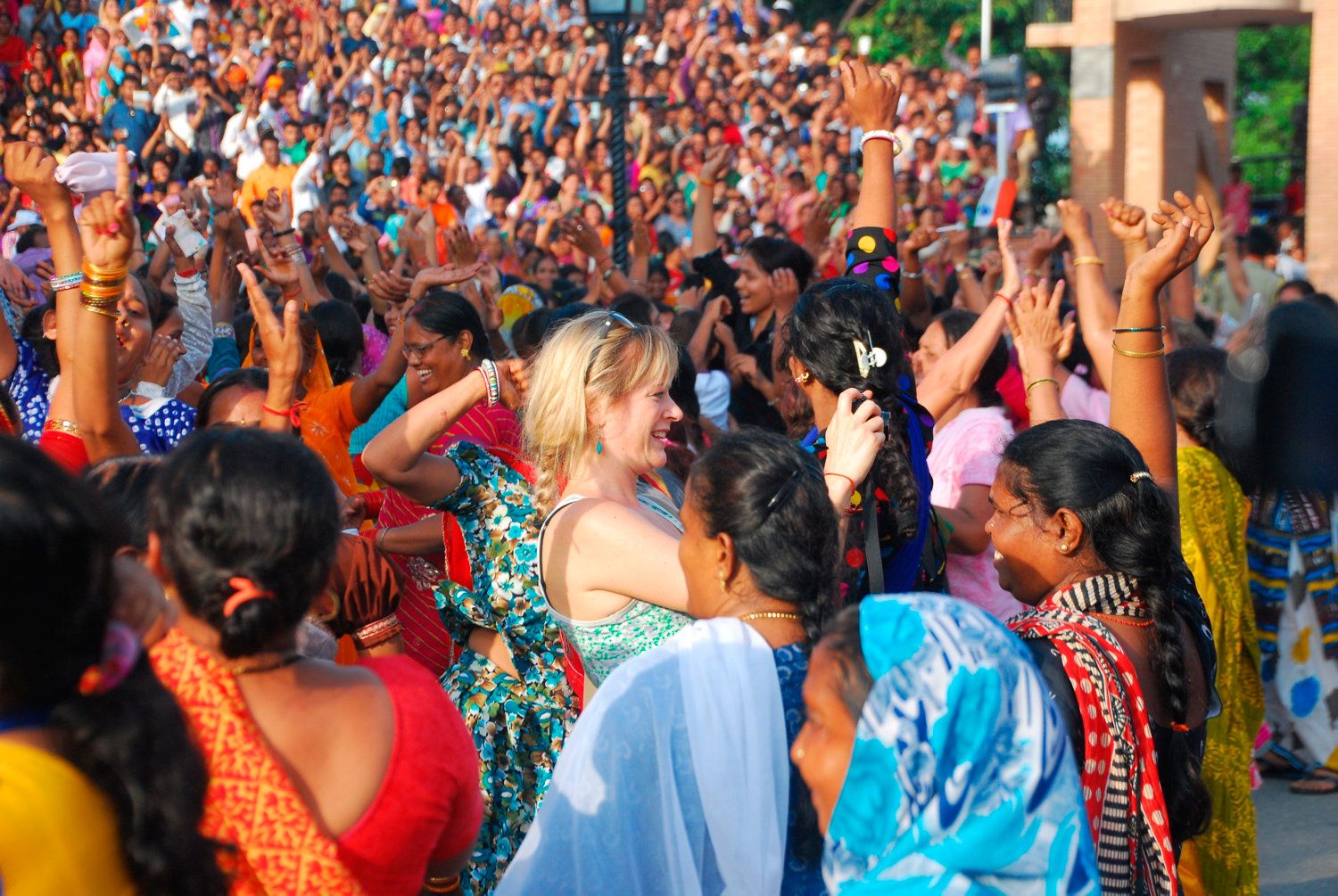 viajera-rubia-en-india