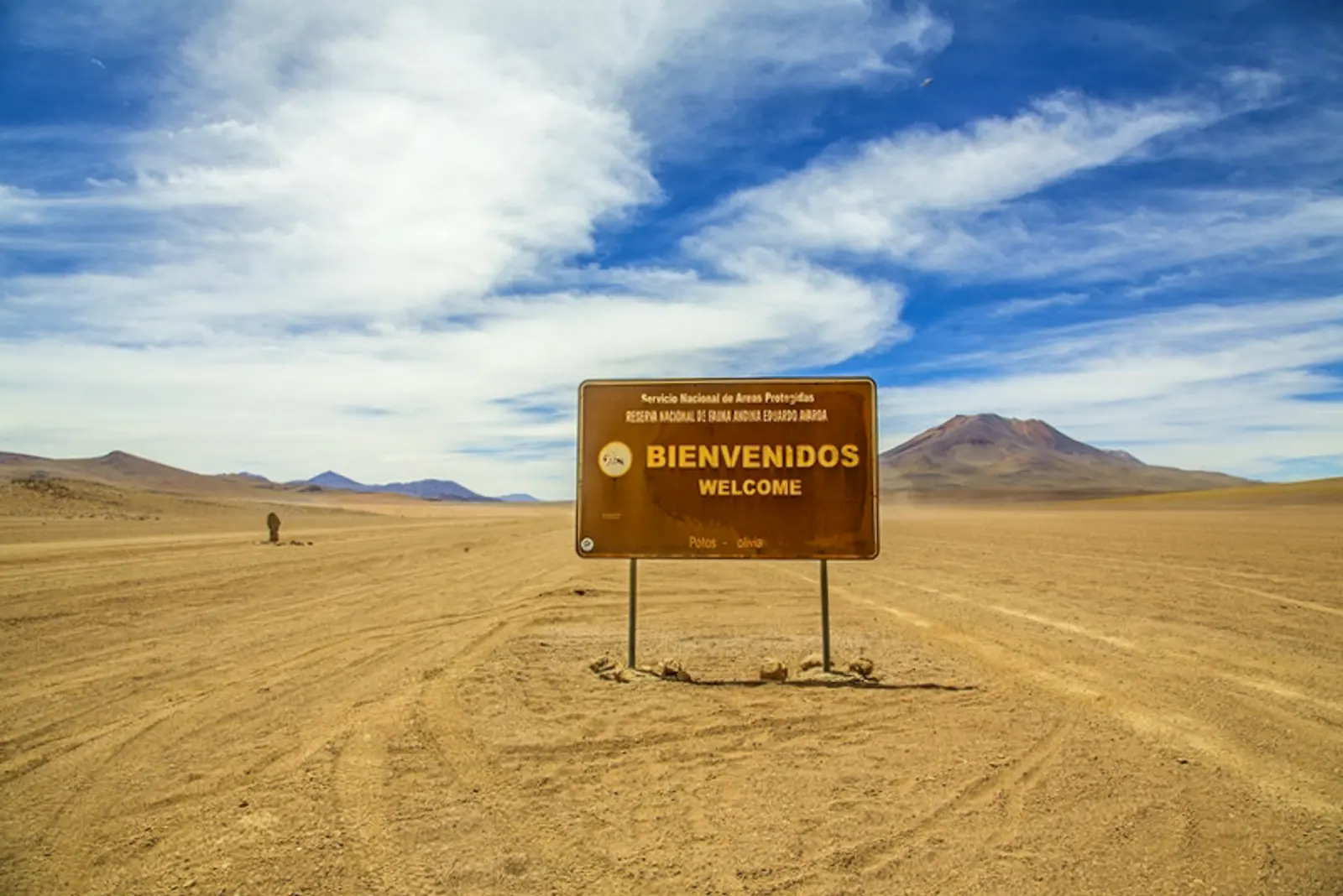 Sinal de boas-vindas no deserto