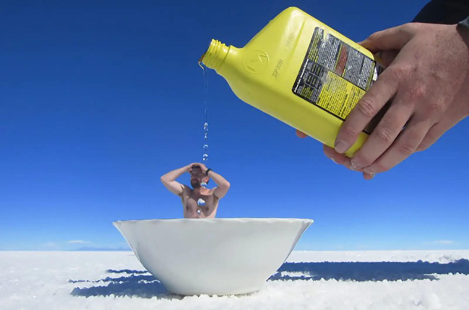 Efeito de perspectiva no Salar de Uyuni