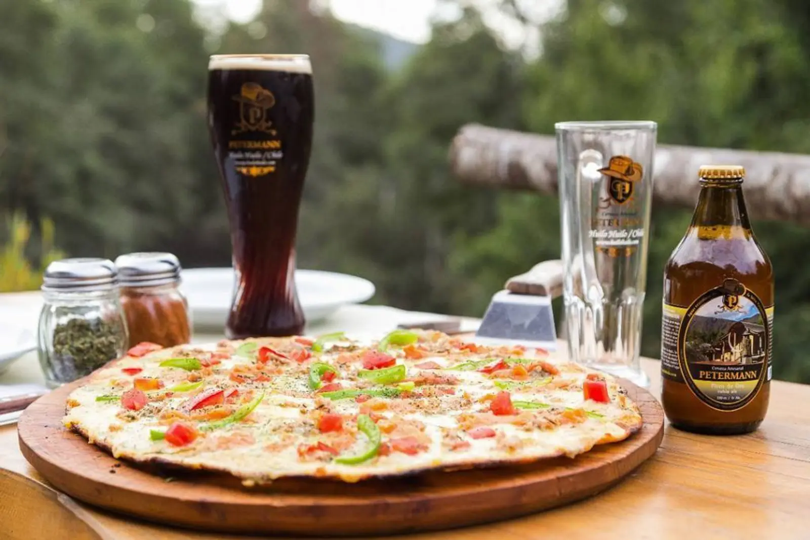 Pizza y cervezas